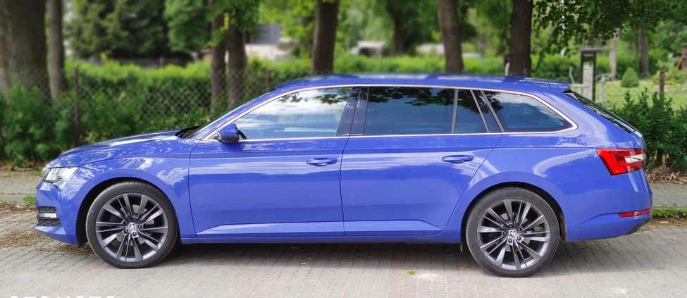 Skoda Superb cena 86838 przebieg: 165600, rok produkcji 2020 z Skawina małe 562